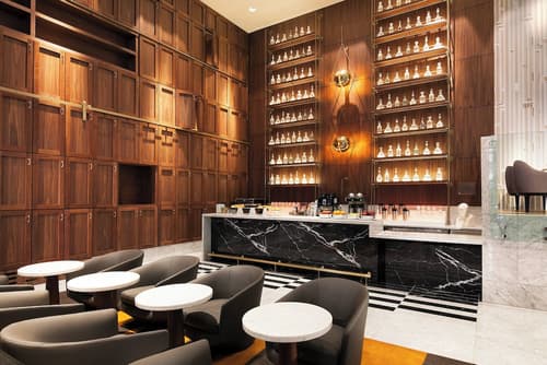 Sheraton Grand Los Angeles, Lobby