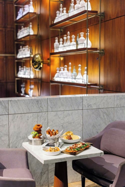 Sheraton Grand Los Angeles, Restaurant