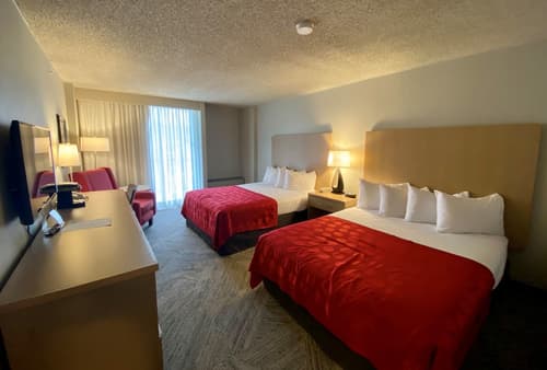 Penticton Lakeside Resort and Conference Centre, Room