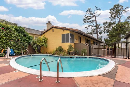 Best Western Carmel's Town House Lodge, Outdoor pool