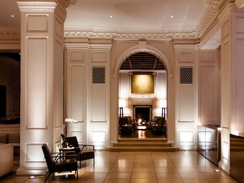 The Chicago Hotel Collection Ambassador Gold Coast, Lobby