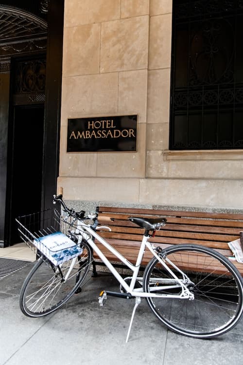 The Chicago Hotel Collection Ambassador Gold Coast, Bicycling