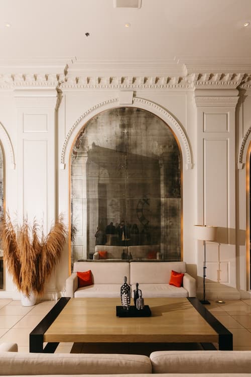 The Chicago Hotel Collection Ambassador Gold Coast, Lobby