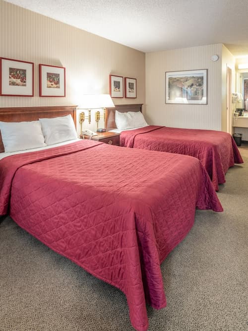 University Place Hotel & Conference Center, Room