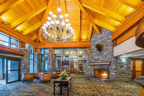 Royal Canadian Lodge, Lobby