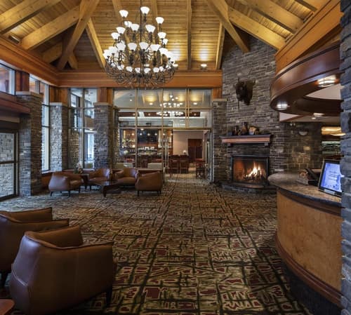 Royal Canadian Lodge, Lobby
