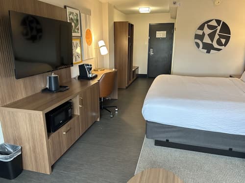 Holiday Inn Niagara Falls State Park Entry by IHG, Room