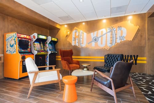 The Rambler Hotel, Primary image