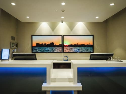 Delta Hotels by Marriott Kingston Waterfront, Lobby