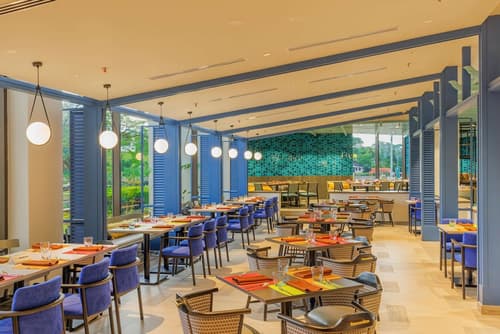 Hilton Kuching, Restaurant