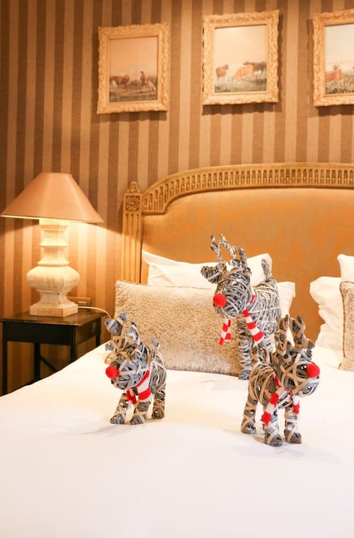 Hôtel Chateaubriand Champs Elysées, Room