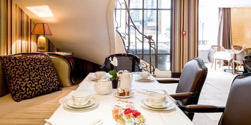 Hôtel Chateaubriand Champs Elysées