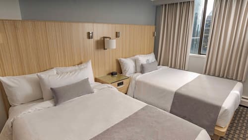 Century Plaza Hotel, Room