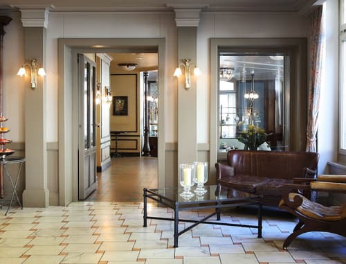 Hotel Montana Zürich, Lobby sitting area