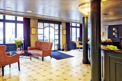 Hotel Montana Zürich, Interior entrance