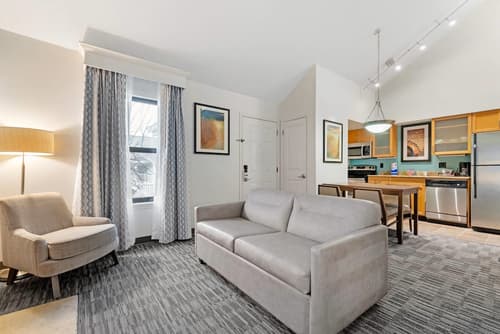 MainStay Suites St. Louis - Galleria, Room