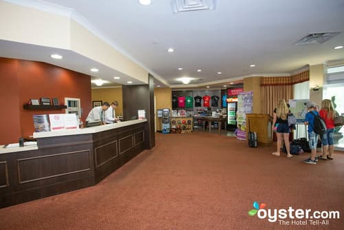 Ramada by Wyndham Niagara Falls/Fallsview, Interior entrance