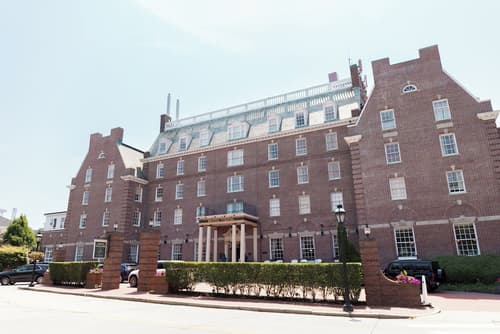 Hotel Viking, Primary image