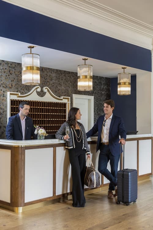 Hotel Viking, Concierge desk