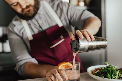 Vinland Hotel and Lounge, Dining