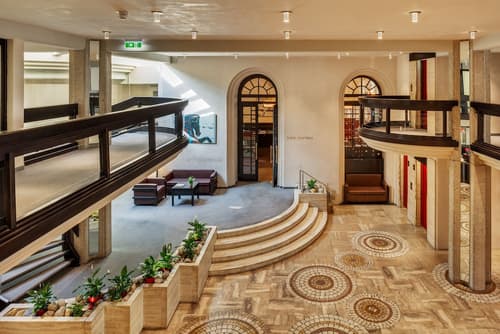 Hotel Central, Lobby