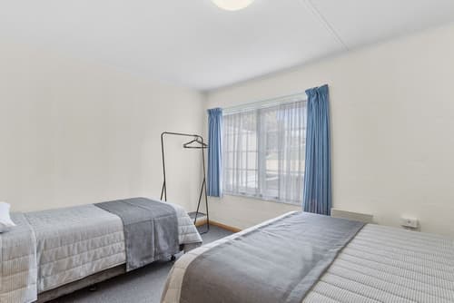 Martin Cash Motel, Room