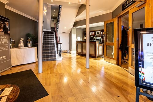 Palm Court Hotel, Lobby