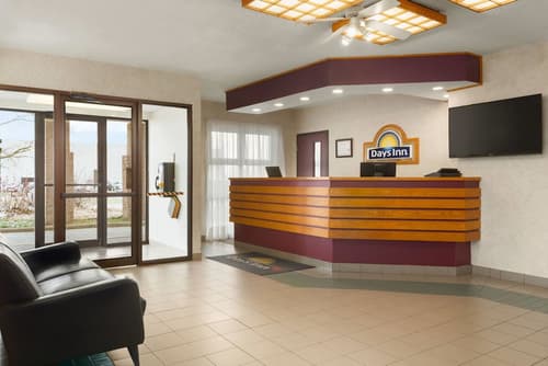 Days Inn by Wyndham Trois-Rivieres, Lobby