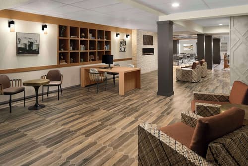 Doubletree by Hilton Salem, Lobby