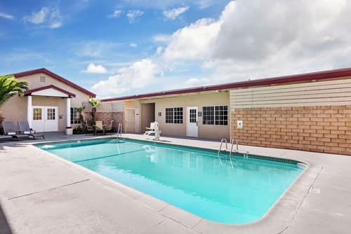 Best Western China Lake Inn, Outdoor pool