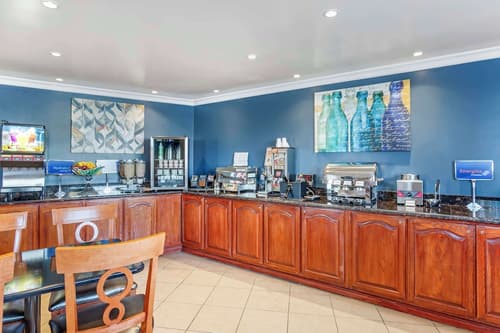 Best Western China Lake Inn, Breakfast area