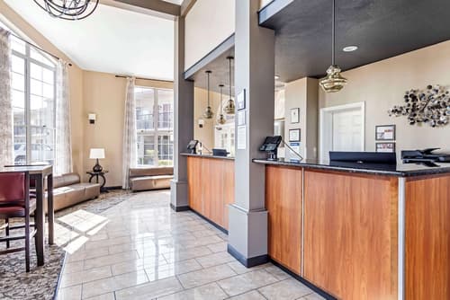 Best Western China Lake Inn, Lobby