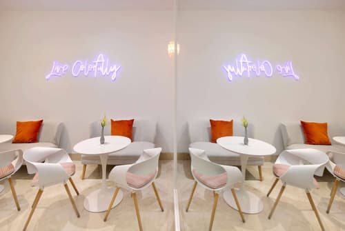 MB Hotel, Trademark Collection by Wyndham, Lobby