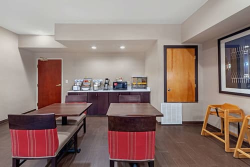 Comfort Inn Oklahoma City South - I-240, Coffee and/or coffee maker