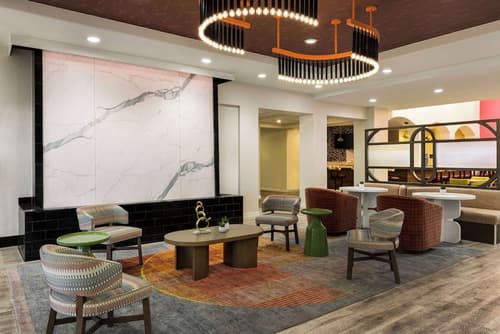 Hampton Inn Tropicana, Lobby