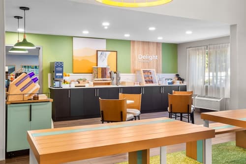 Spark by Hilton Tumwater, Breakfast area