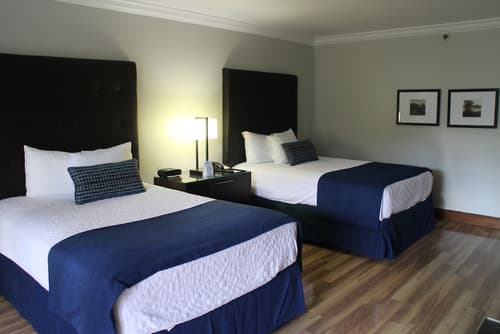 Miami Lakes Hotel, Room