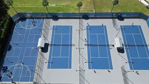 Miami Lakes Hotel, Tennis court