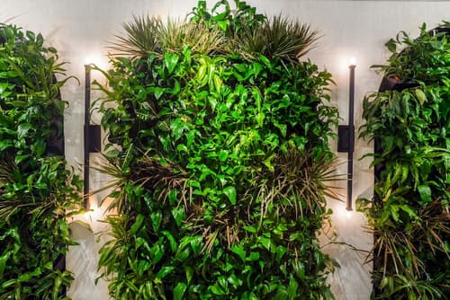 Riverwalk Plaza, Lobby