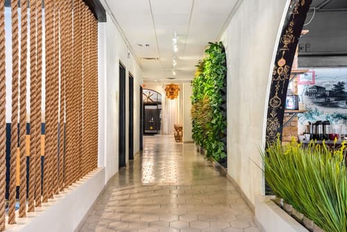 Riverwalk Plaza, Lobby