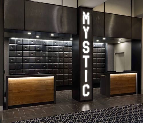 Hilton Mystic, Primary image