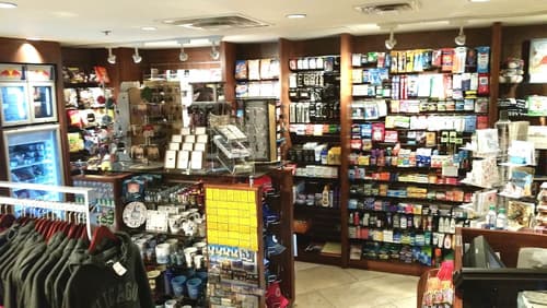 InterContinental Chicago Magnificent Mile by IHG, Gift shop