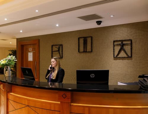 The Malone Hotel, Reception