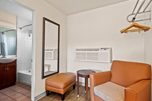 Travelodge by Wyndham Page, View of Lake Powell, Room