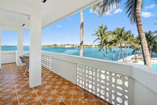 Palm Tree Club Miami Hotel