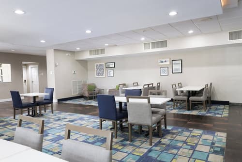 Garner Hotel Glen Burnie BWI Airport Area by IHG
