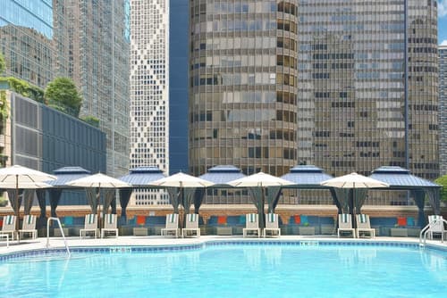 DoubleTree by Hilton Chicago - Magnificent Mile, Pool