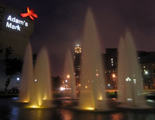 Ramada by Wyndham Buffalo Downtown, Fountain