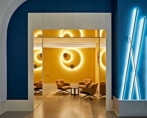 De Bonart Naples, Curio Collection by Hilton