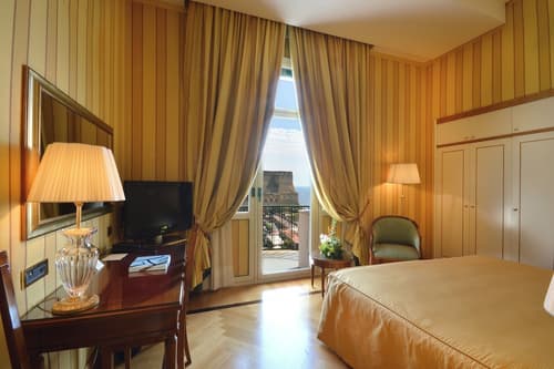 Grand Hotel Vesuvio, Room